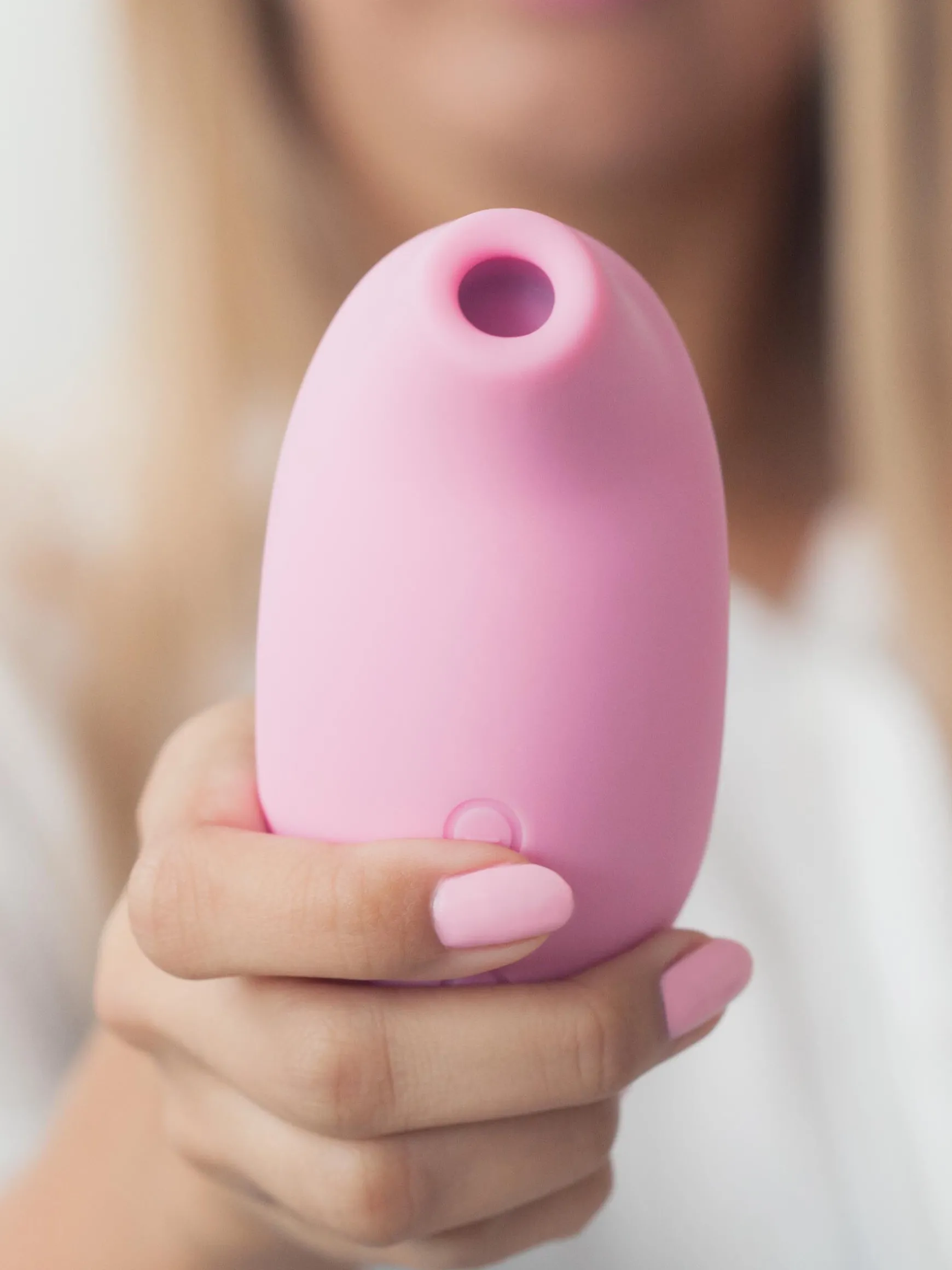 Lelo Sona Rechargeable Clitoral Massager