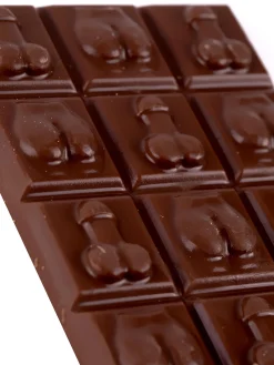 Willy & Bum Milk Chocolate Bar Rude Edible Sweets 90g